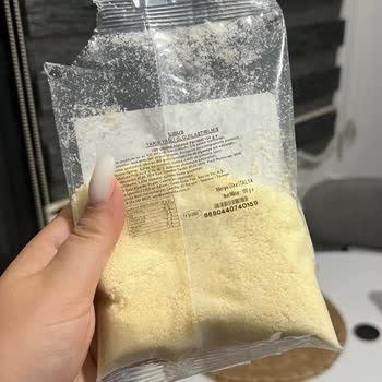 Tarihi Geçmemiş Parmesan Peynirinde Küf Ve Kötü Koku Şoku