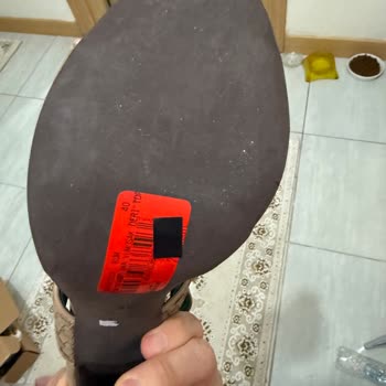 Kullanılmış Ayakkabı Sorunu: Yargıcı'dan Beklenmeyen Deneyim
