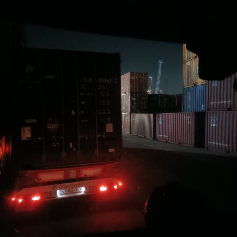 İzmir'de Konteyner Şoförlerinin Bekleme Zorlukları