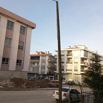 Tehlike Saçan Direkler Ve İlgisiz Hizmet: TTNET Kabusumuz
