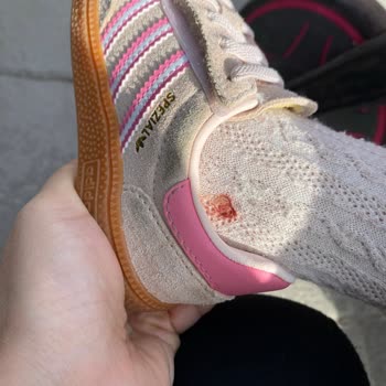 Adidas Çocuk Ayakkabısında Kalitesiz Malzeme Ve Kötü Müşteri Hizmeti