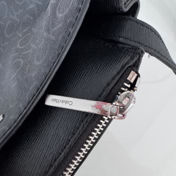 Calvin Klein Çantamın Fermuar Sorunu Çözümsüz Kaldı!