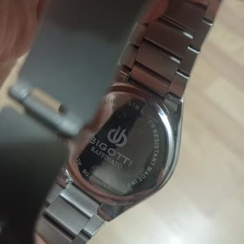 Daniel Klein Sürekli Bozulan Saat Ve İlgisiz Mağaza Çalışanlarıyla Zorlu Mücadele