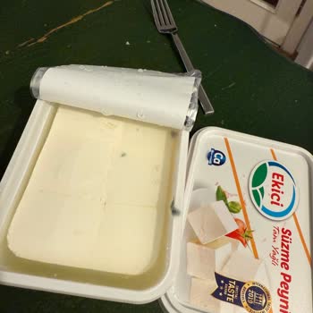 Güvendiğim Markadan Küflü Peynir Şoku