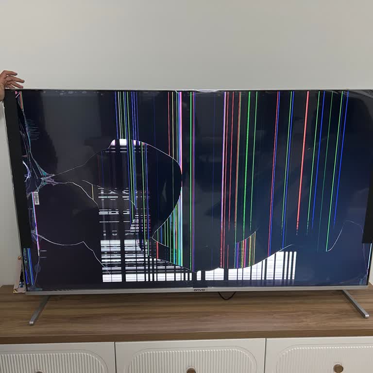 Kırık TV Ve Çözüm Sunmayan Servis Süreci