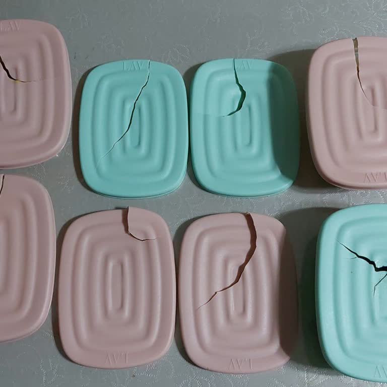 Kırılan Kapaklar Ve Kullanılamayan Kaplar