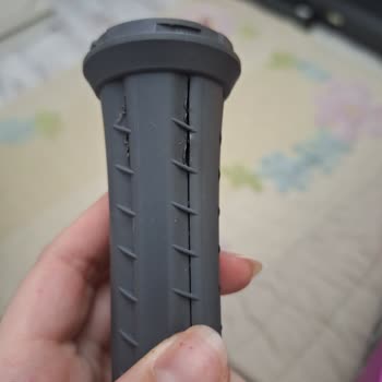 Heifer Saç Şekillendirici Sürekli Kapanıyor Ve Eriyor