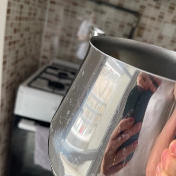 Bosch Bulaşık Makinesi Sorunları: Kireç Ve Pas Lekeleri