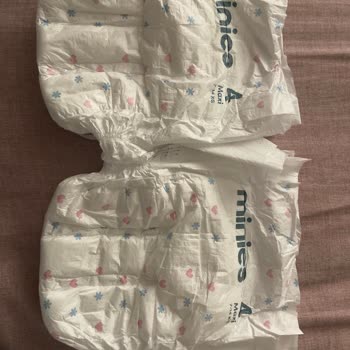 Bebek Bezinde Böcek Şoku: Hijyen Skandalı!