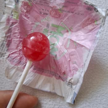 Sağlıksız Ambalajlama İle Tehlike Saçan Şeker