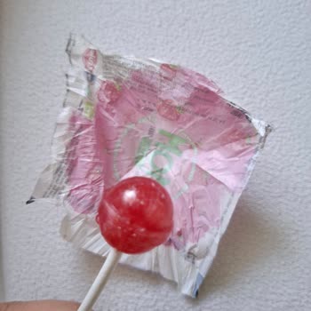 Sağlıksız Ambalajlama İle Tehlike Saçan Şeker