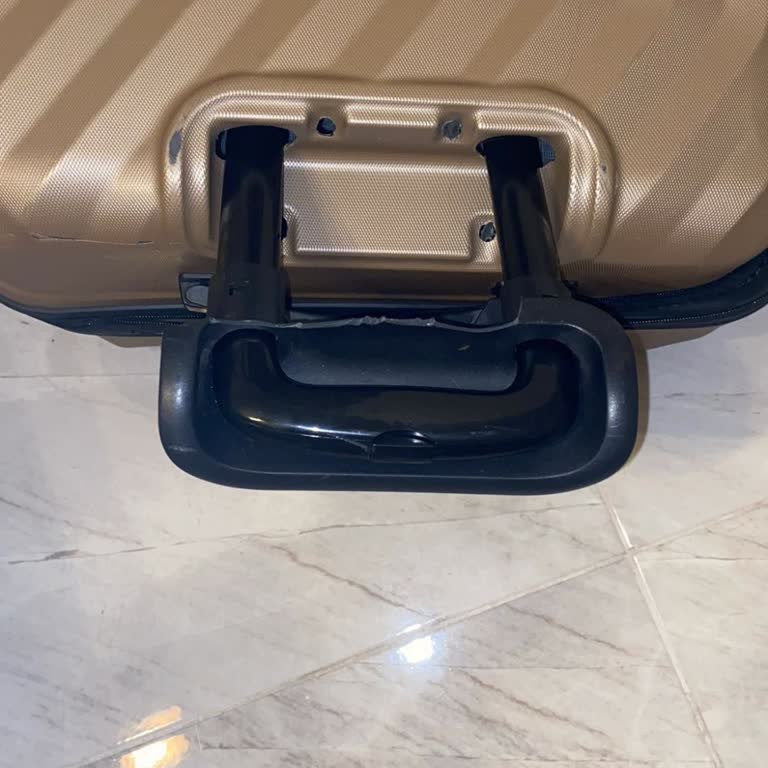 Valiz Kırıldı, Çözüm Maliyetli Ve Zaman Alıcı!