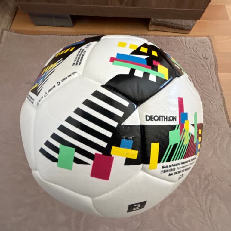 Futbol Topu Sürekli Havasını Kaybediyor, Oğlum Hayal Kırıklığına Uğradı