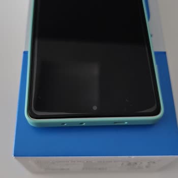 Vatan Bilgisayar'dan Aldığım Cihazda Çizik Ve Ekran Koruyucu Sorunu