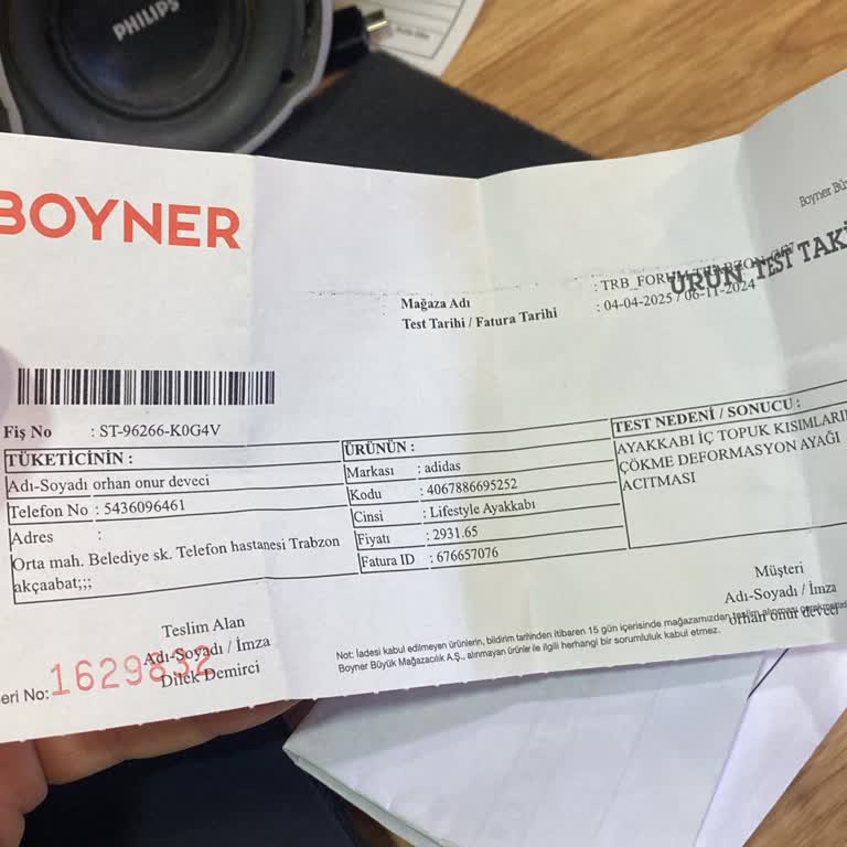 Adidas Ayakkabı Tabanında Çökme Ve İletişim Sorunu