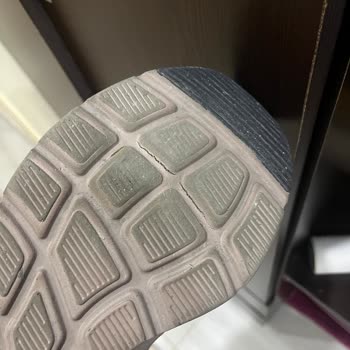 Skechers Ayakkabının Tabanı 6 Ayda Yarılmaya Başladı