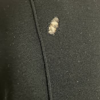 Bershka'dan Gelen Delikli Eşofman Altı Sorunu