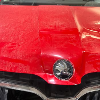 Yetkili Serviste Aracımın Kaputuna Ek Hasar Verildi