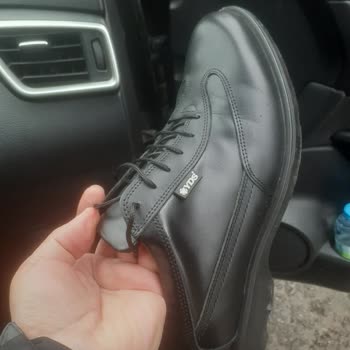 YDS Boots Ayakkabı 1 Defa Giydim Tabanı Eridi Parçalandı