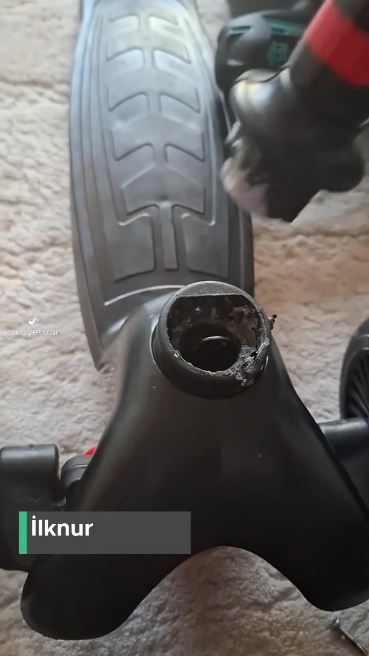 Rookie Bisiklet & Scooter Başlığı Kırıldı videonun kapak resmi