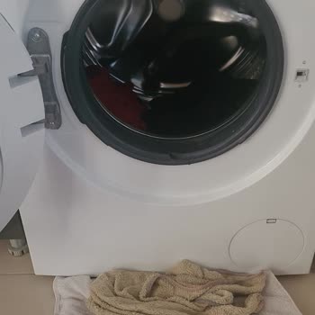 Bosch Çamaşır Makinesi: Su Sızdırma Ve Gürültü Sorunu