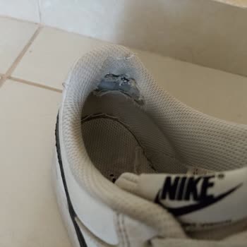 Nike Ayakkabının İç Kısmı Ayaklarımı Mahvetti