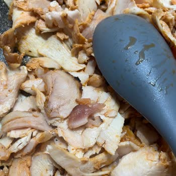 Çiğ Tavuk Döner Şikayeti: Sağlık Tehlikesi