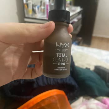 Nyx Professional Makeup Fondöten Renk Farklılığı Ve Kıvam Sorunu