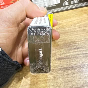 Parliament Sigara Paketinde Şüpheli Madde!