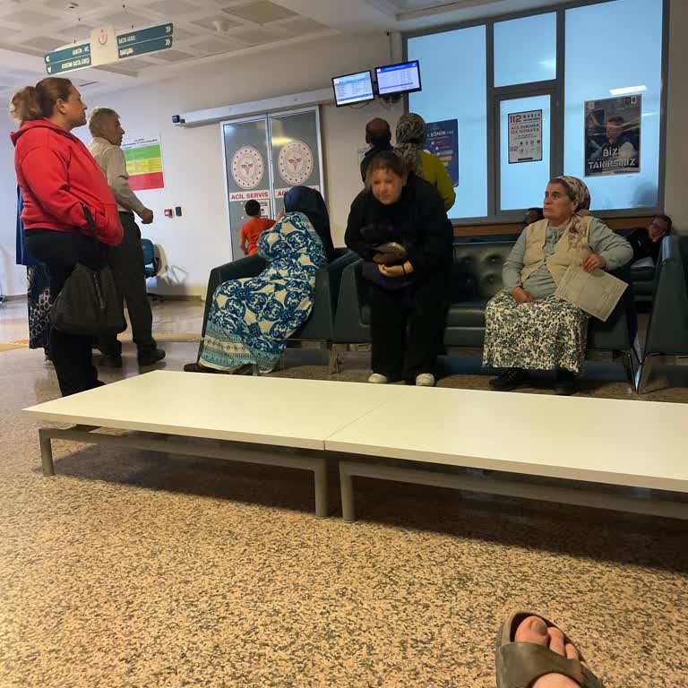 Acil Serviste Uzun Bekleme Ve İlgisizlik