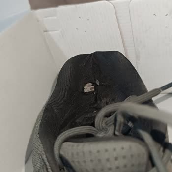 FLO Ürününde Renk Değişimi Ve Astar Yırtılması Sorunu