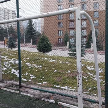 Yıpranmış Halı Saha Tehlike Saçıyor!