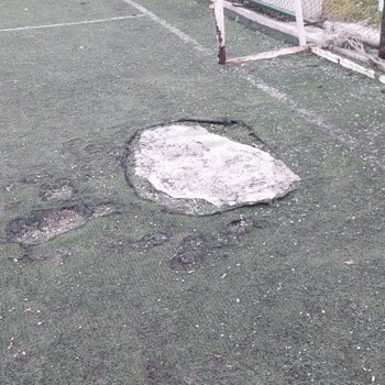 Yıpranmış Halı Saha Tehlike Saçıyor!