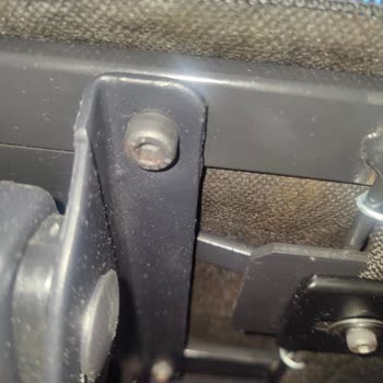 Hawk Gaming Chair Paslanan Cıvatalar Ve Yetersiz Çözüm