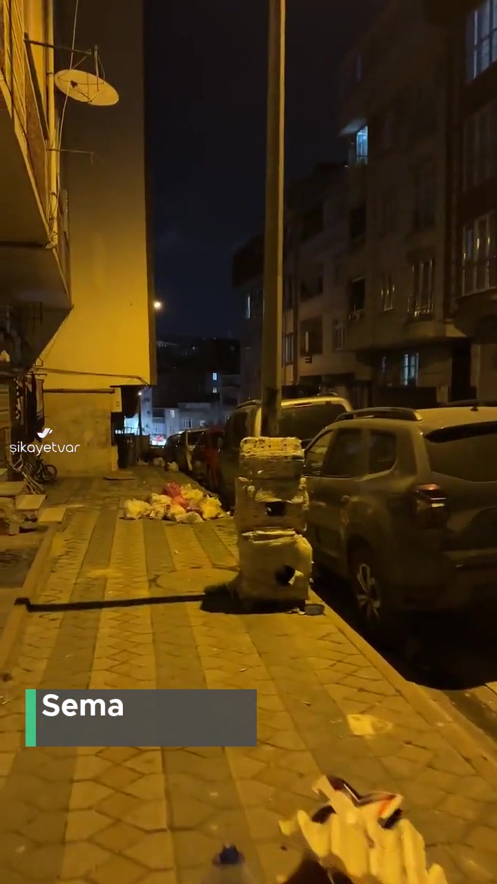 Sultangazi Belediyesi Çöpleri Toplamıyor! videonun kapak resmi