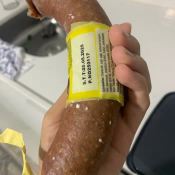 Taze Görünen Sucuklar Küflü Çıktı!