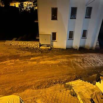 Koparılan İnternet Kablosu İçin Çözüm Bekleyen Müşteri