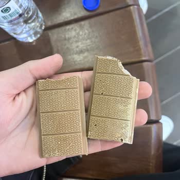 Bozuk Çikolata Ve Fişsiz İade Sorunu