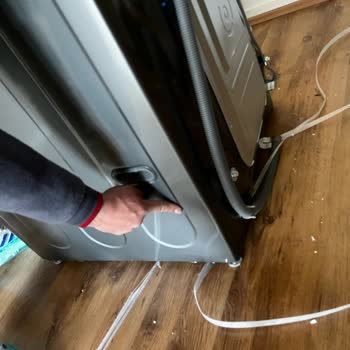 Hasarlı Çamaşır Makinesi Ve İlgisiz Servis