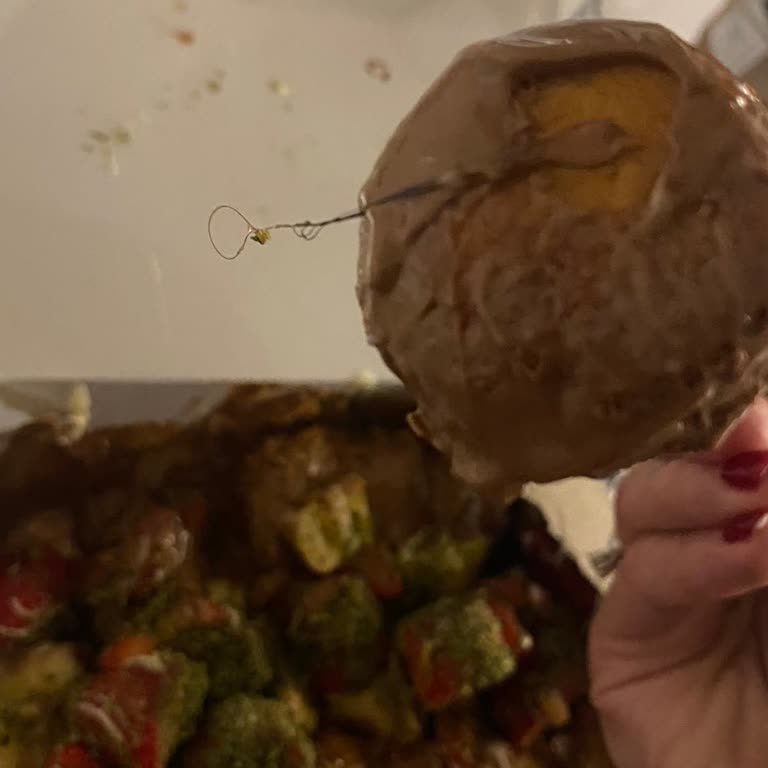 Yemekte Kıl Yumağı Şoku!