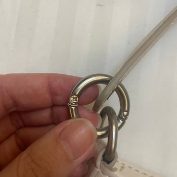 Calvin Klein Çanta: Sürekli Vida Sorunu Ve Kullanılamaz Durum