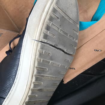 Ayakkabı Mağazasında Müşteri Memnuniyetsizliği