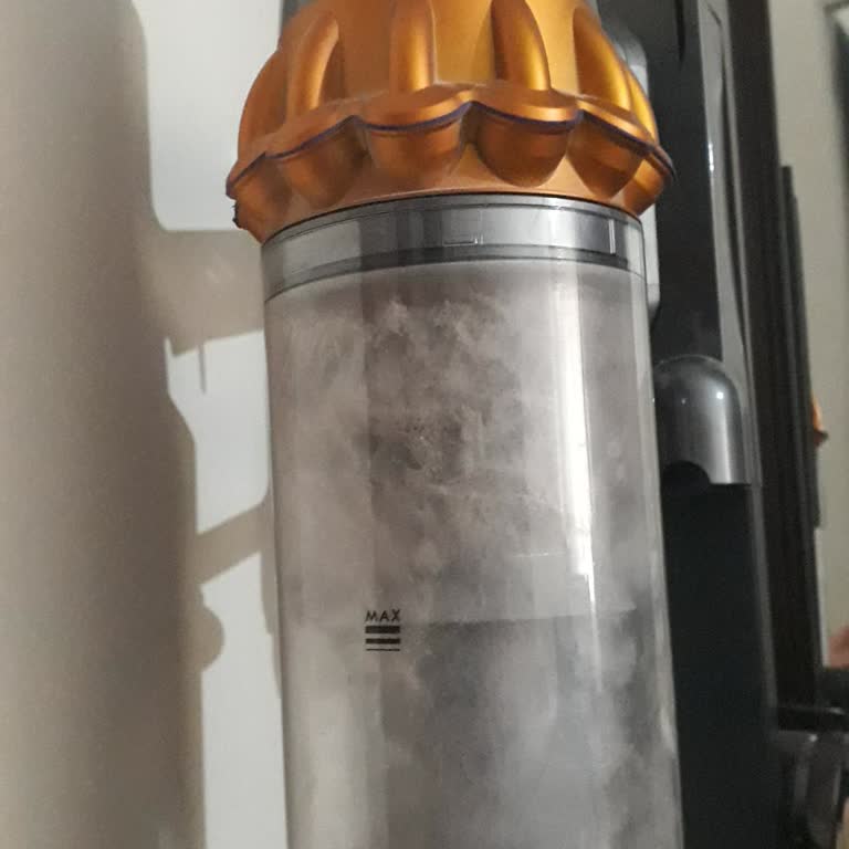 Dyson V15 Süpürge: Filtre Ve Toz Haznesi Sorunları