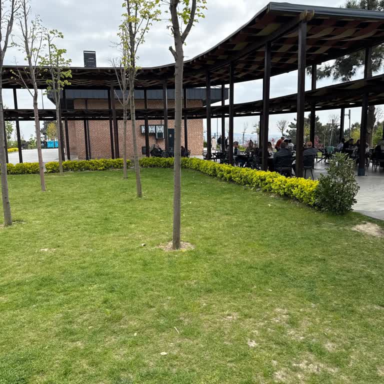 Ümraniye Belediyesi Millet Bahçesi'nde Sandalye Krizi