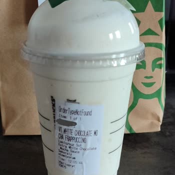 Yanlış Sipariş: Starbucks'tan Gelen Beyaz Çikolata Soslu Krem Şanti Hayal Kırıklığı