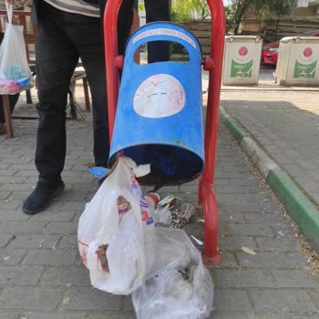Parkta Güvenlik Ve Hijyen Eksiklikleri Çocukları Tehlikeye Atıyor