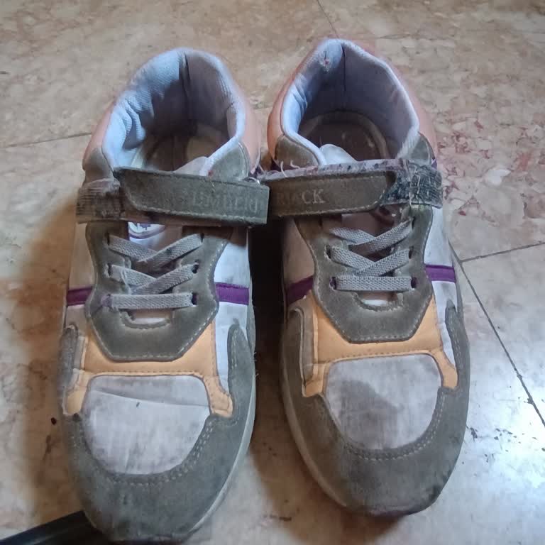 Lumberjack Ayakkabıda Hızlı Yıpranma Ve Koku Sorunu