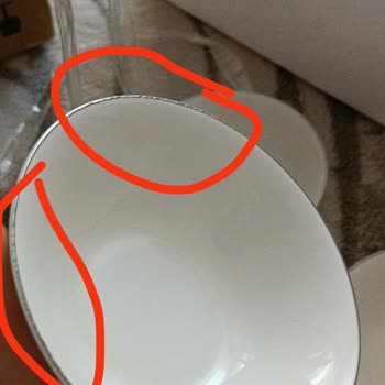 Defolu Yemek Takımları Ve Yetersiz Kontrol