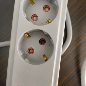 Beklenmedik Patlama: Mutlusan Ri-Tech Priz Sorunu