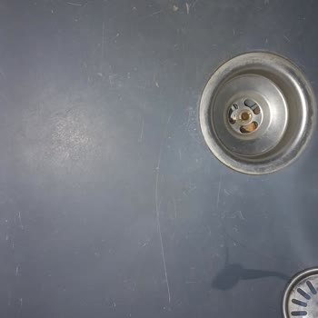 Realstone Evye: Renk Değişimi Ve Çatlama Sorunu